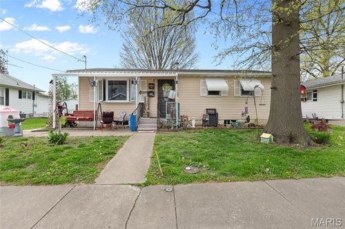 116 W 1st St, Hartford, IL, 62048-1202 | Card Image