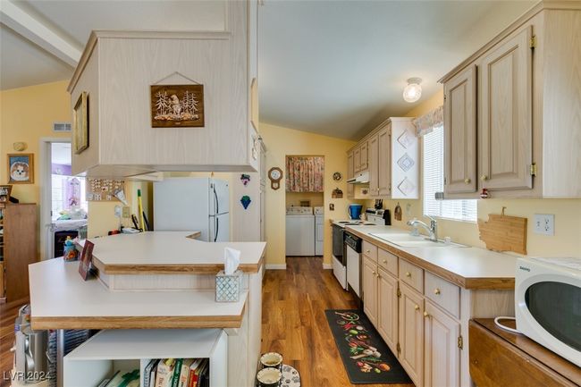 185 Vegas St, House other with 3 bedrooms, 2 bathrooms and null parking in Jean NV | Image 26