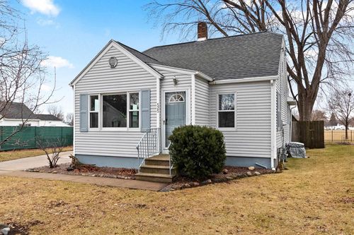 525 Dutton Avenue, Ashwaubenon, WI, 54304 | Card Image