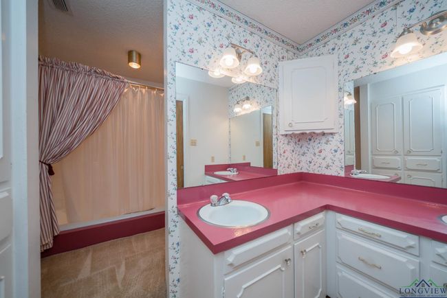 107 Tulip St, House other with 3 bedrooms, 3 bathrooms and null parking in White Oak TX | Image 39