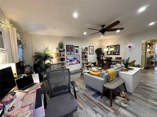 apt-1-137 Meserole St, Brooklyn, NY, 11206-2824 | Card Image