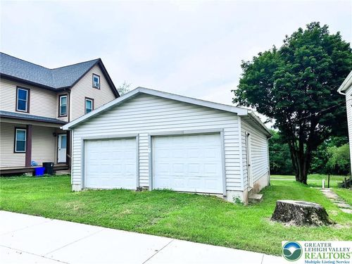 422 White St, Palmerton, PA, 18071-9729 | Card Image