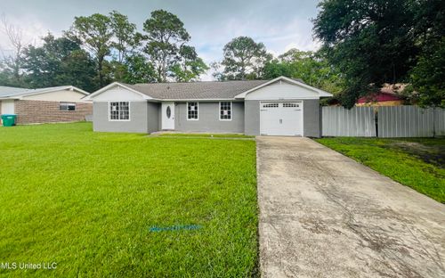 5616 Newcastle Dr, Gautier, MS, 39553-3801 | Card Image