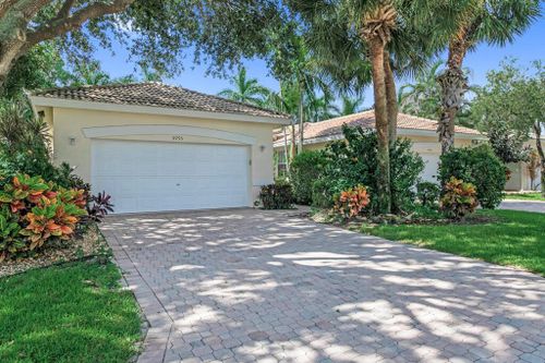 9795 Crescent View Dr S, Boynton Beach, FL, 33437-5922 | Card Image
