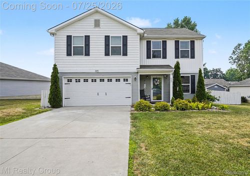 605 Rockway Dr, Linden, MI, 48451-9143 | Card Image