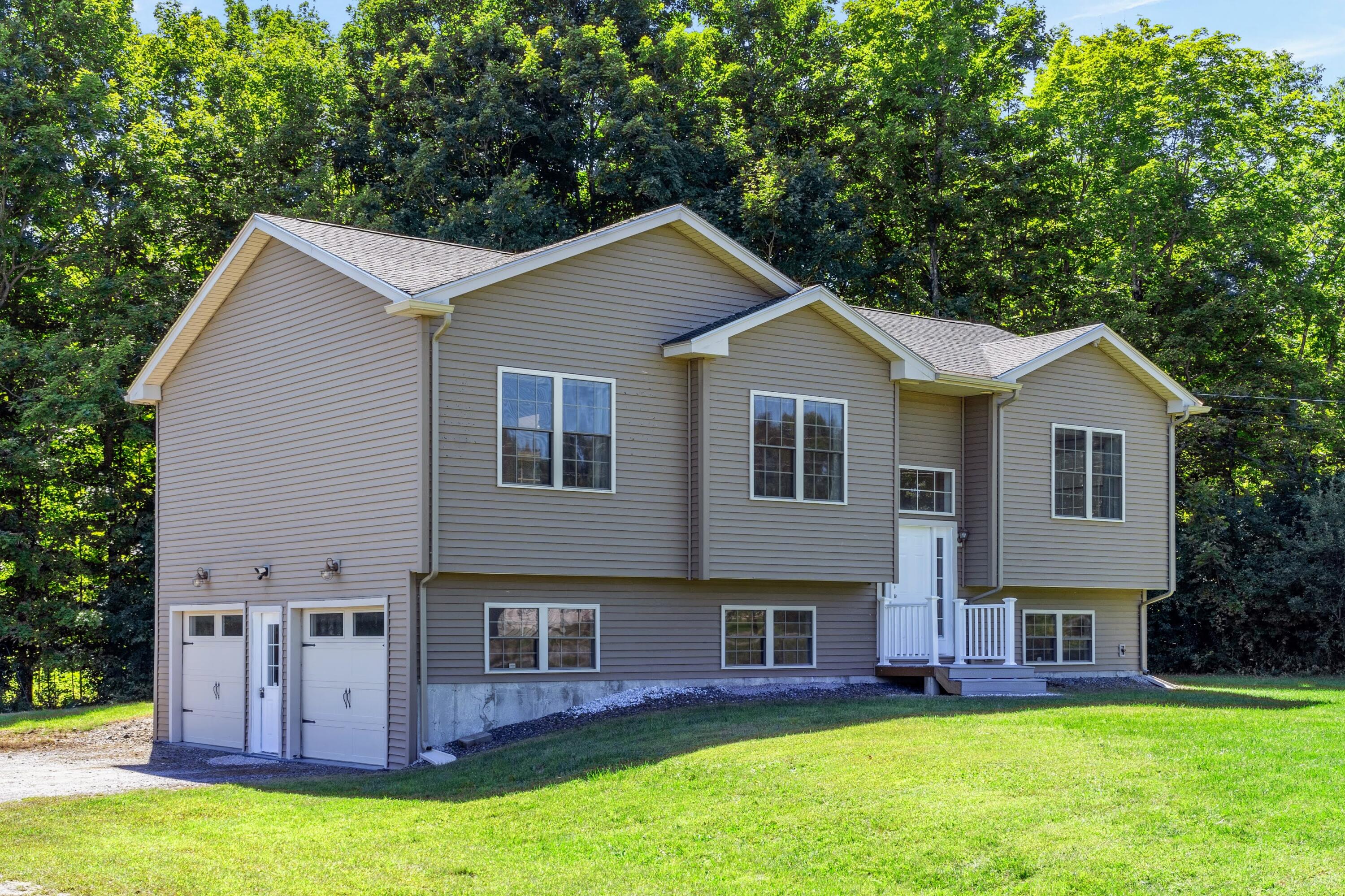 Grimmauld Pl, Sidney, ME 04330
