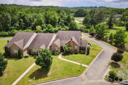 130 Victoria Cir Se, Decatur, AL, 35603-5523 | Card Image