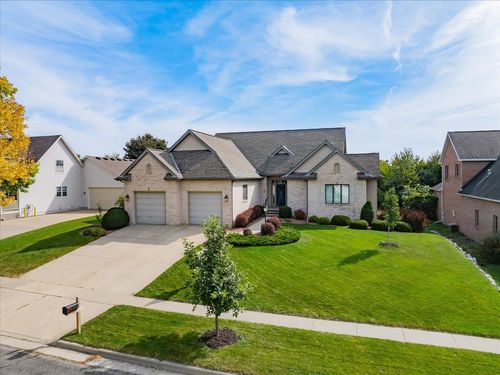 725 S 2nd Street, Mount Horeb, WI, 53572 | Card Image