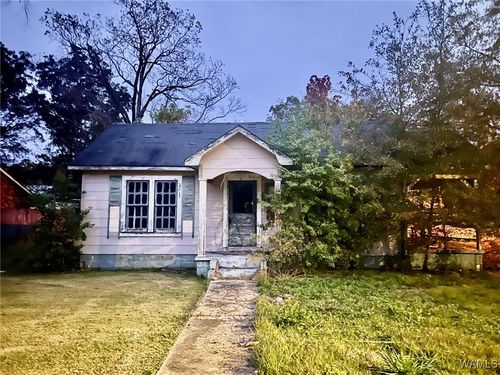 302 14th St Nw, Fayette, AL, 35555-1527 | Card Image