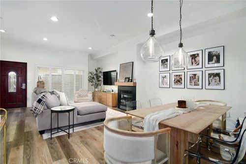 16-13360 Burbank Blvd, Sherman Oaks, CA, 91401-5401 | Card Image