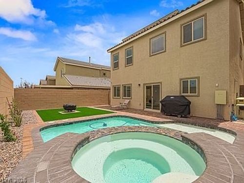 9122 Island Wolf Ave, Las Vegas, NV, 89149-1713 | Card Image