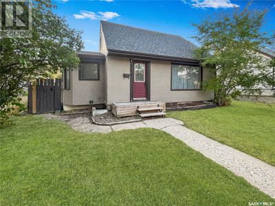 420 5th Ave Nw, House other with 3 bedrooms, 1 bathrooms and null parking in Swift Current SK | Image 1