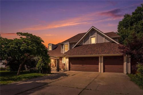 4100 Shady Lane Dr, Gladstone, MO, 64119-5019 | Card Image