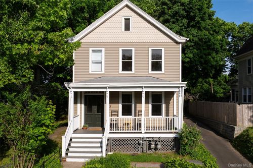 102 Clifton Ave, Kingston, NY, 12401-4012 | Card Image