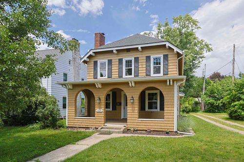 1425 Wall St, South Bend, IN, 46615-1137 | Card Image