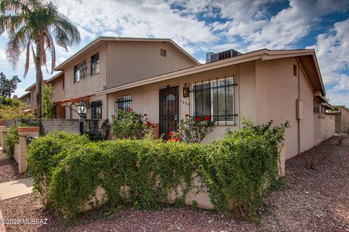 1238 S Camino Seco, Tucson, AZ, 85710-6531 | Card Image