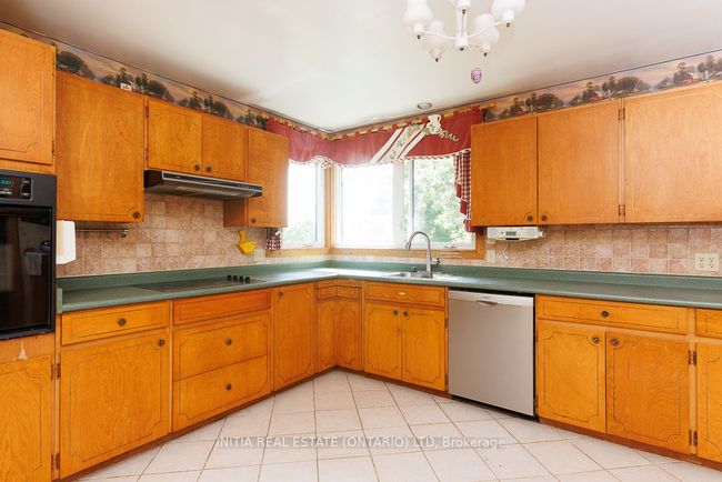 37364 Londesboro Rd, Home with 3 bedrooms, 2 bathrooms and 20 parking in Goderich ON | Image 7