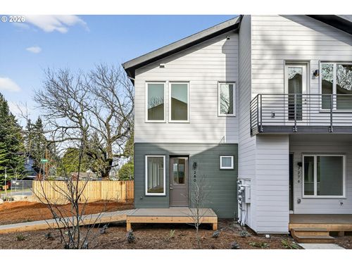 7280 Ne Going St, Portland, OR, 97218-3500 | Card Image