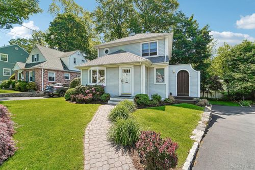 148 Seacord Rd, New Rochelle, NY, 10804-3119 | Card Image