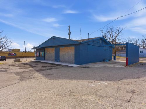 684 Auburn Ave, Pontiac, MI, 48342-3304 | Card Image