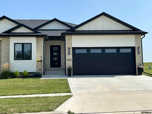 9121 Marbella Dr, Lincoln, NE, 68520-1603 | Card Image