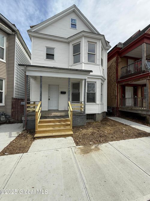 148 5th Ave, Troy, NY, 12180-1013 | Card Image