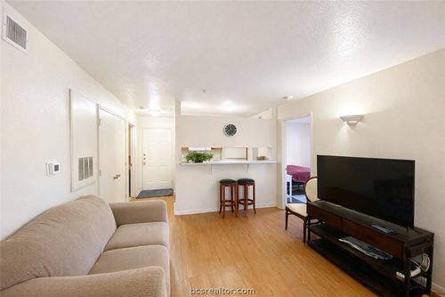 apt-103-515 Southwest Pkwy, College Station, TX, 77840-7128 | Card Image