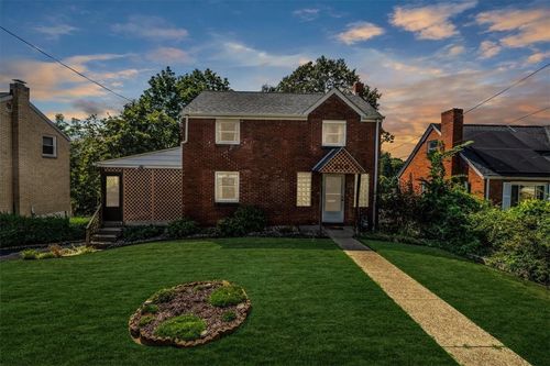 226 Old Clairton Rd, Pleasant Hills, PA, 15236-4302 | Card Image