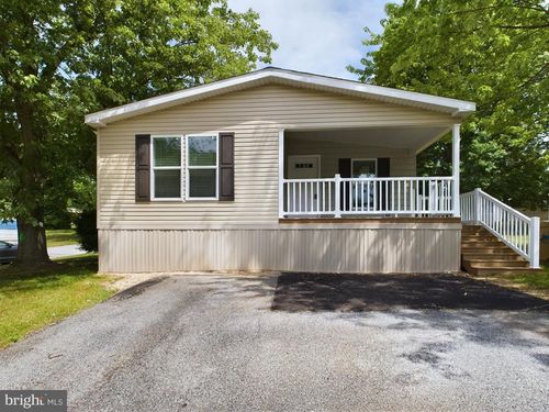 723 Lake Dr, MOUNT WOLF, PA, 17347-8714 | Card Image