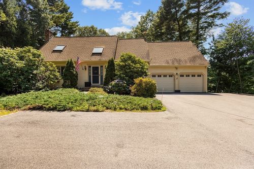 147 Creek St, Wrentham, MA, 02093-1397 | Card Image