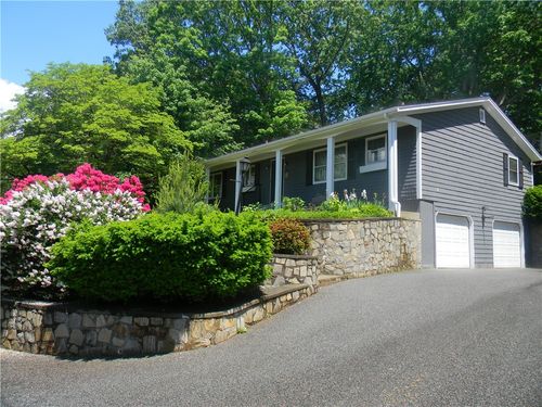90 Quaker Dr, West Warwick, RI, 02893-2356 | Card Image