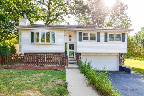 36661 N Oakwood Dr, Lake Villa, IL, 60046-7774 | Card Image