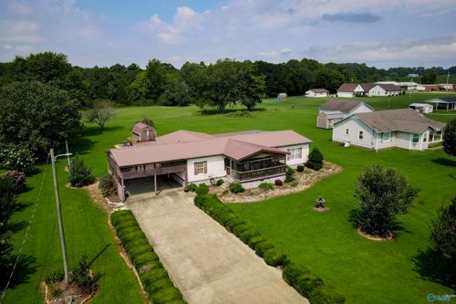 10895 Griffith Rd, Tanner, AL, 35671-3711 | Card Image