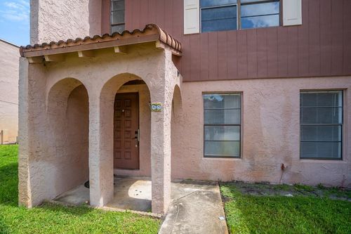 1-16-48 Madrid Ln, Davie, FL, 33324-5545 | Card Image