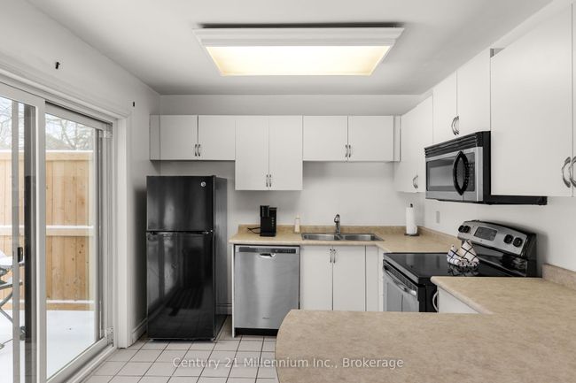 159 Vacation Inn Dr, Condo with 3 bedrooms, 3 bathrooms and 1 parking in Collingwood ON | Image 13