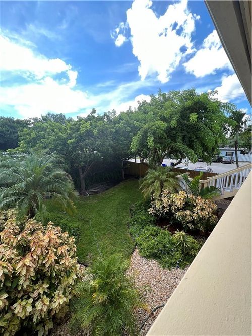 apt-7-811 Ne 14th Pl, Fort Lauderdale, FL, 33304-1236 | Card Image
