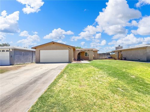 560 Parker Pl, Blythe, CA, 92225-1142 | Card Image