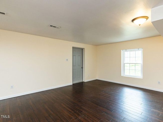 021-1280x960-basement-unit-family-room | Image 21