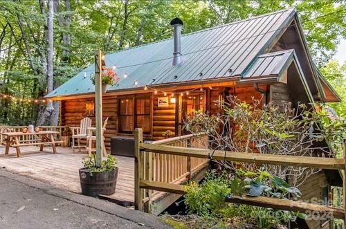 274 Hemlock Rd, Banner Elk, NC, 28604-8828 | Card Image