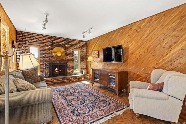 6 Melrose Ct, House other with 3 bedrooms, 2 bathrooms and null parking in Commack NY | Image 13