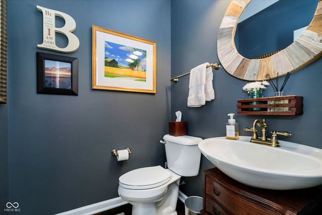 Main Level Half Bath | Image 27
