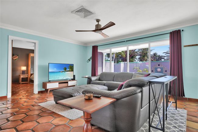 2009 Ne 24th St, House other with 2 bedrooms, 2 bathrooms and null parking in Wilton Manors FL | Image 7