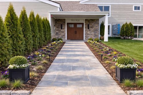 903 Oakridge Cmns, South Salem, NY, 10590-2442 | Card Image