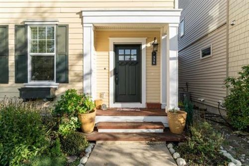 336 172 St, Surrey, BC, V3Z9P7 | Card Image