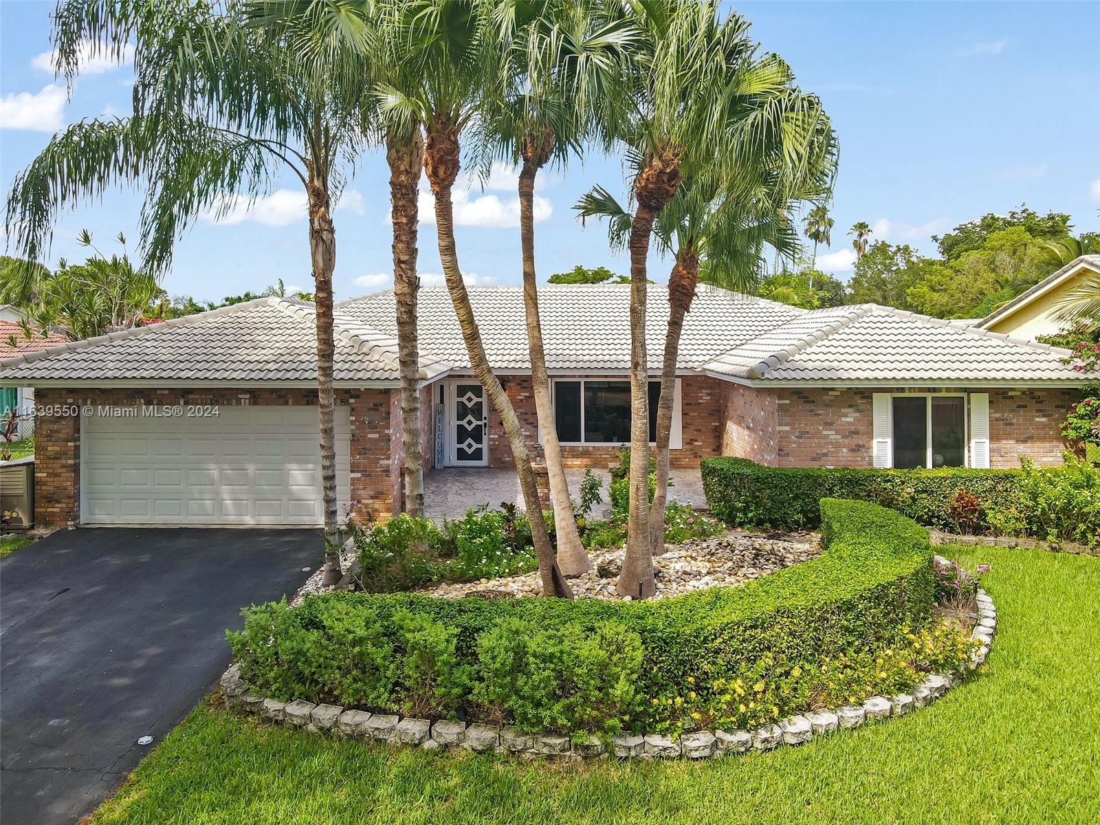 4th St, Coral Springs, FL 33071
