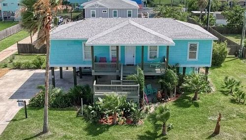 190 E Johnson Ave, Aransas Pass, TX, 78336-2137 | Card Image