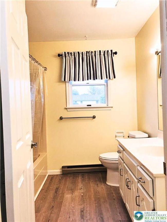 2nd Floor Full Bathroom | Image 13