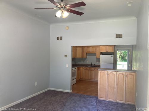 11231 29 Mile Rd, Washington Township, MI, 48095-2503 | Card Image