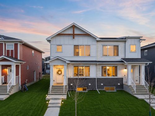 1053 W Lakeview Dr, Chestermere, AB, T1X2T2 | Card Image