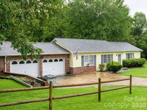409 Cottrell Hill Rd, Lenoir, NC, 28645-3866 | Card Image